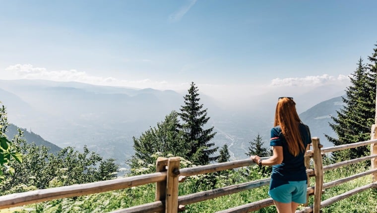 Berge ganz in Grün