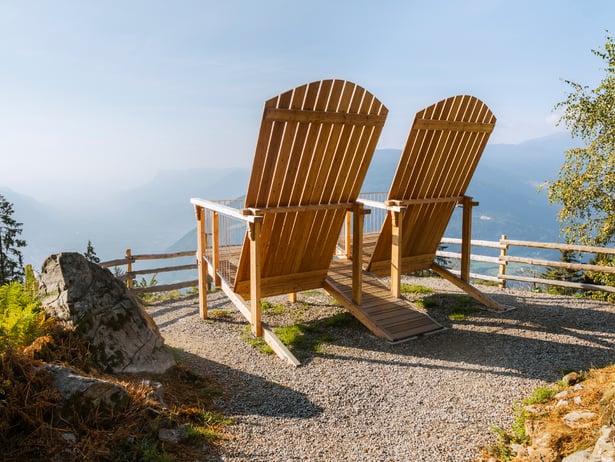 The Instagram Hotspot 'Algund Throne Chairs'