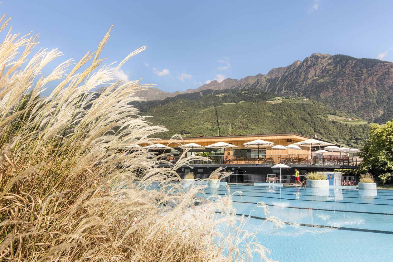 La piscina all'aperto di Lagundo