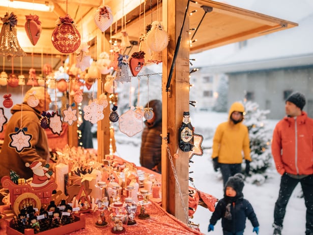 Live music at the Christmas market