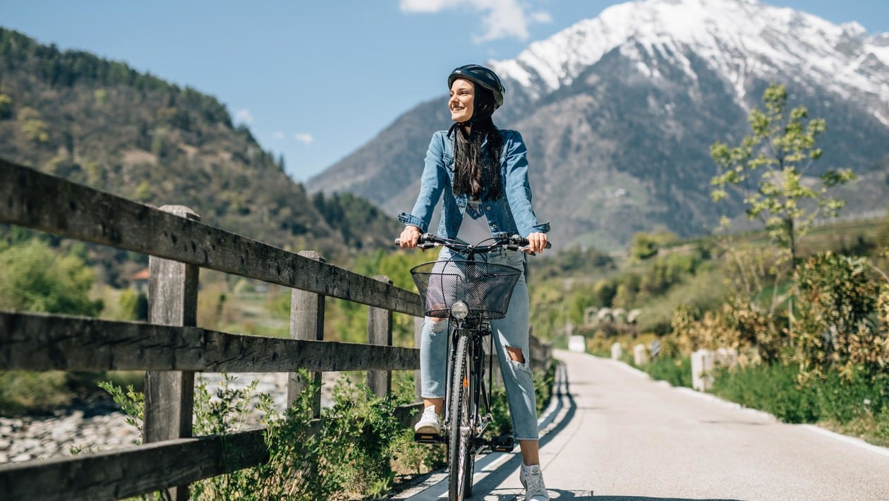 In bicicletta lungo l'Adige con un tempo favoloso